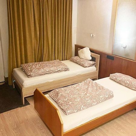 One Room Apartment In ברגיש גלאדבך מראה חיצוני תמונה