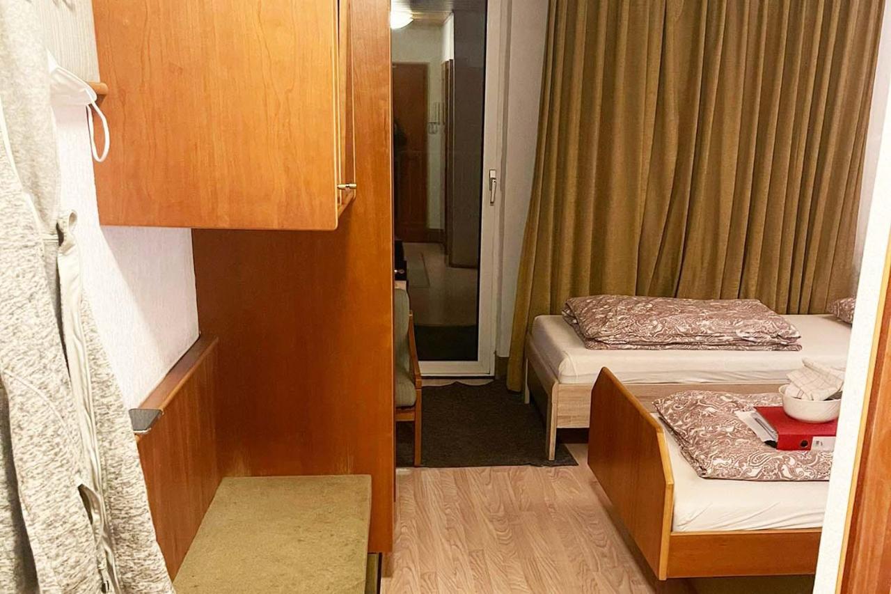 One Room Apartment In ברגיש גלאדבך מראה חיצוני תמונה